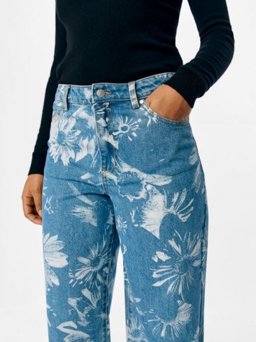 23045959 Medium Blue Den