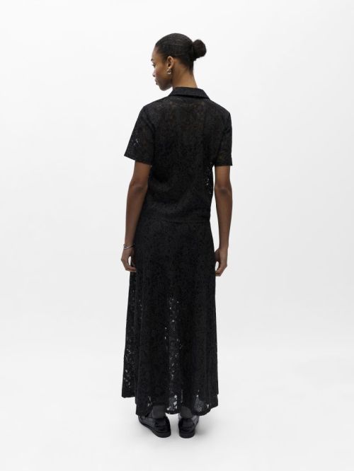 23048104 Black