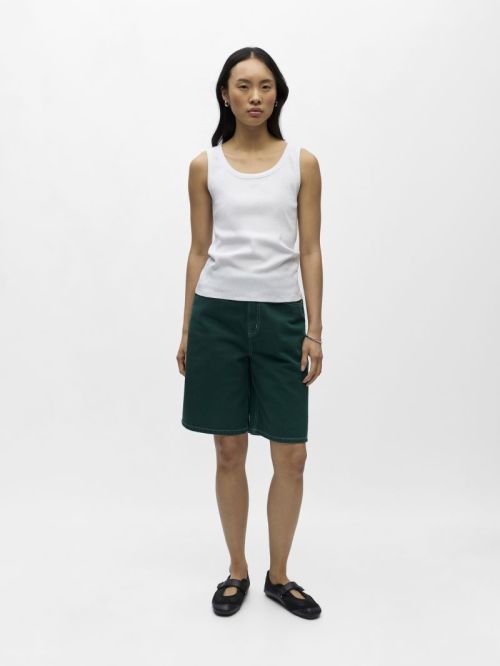 23048113 White