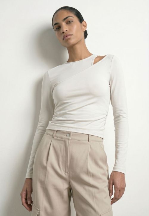 32000787 White