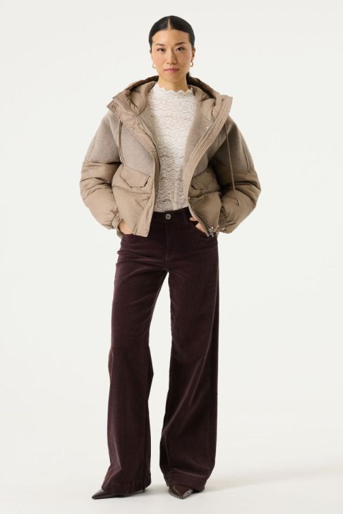 GJ2600904 4832 Dusky Taup