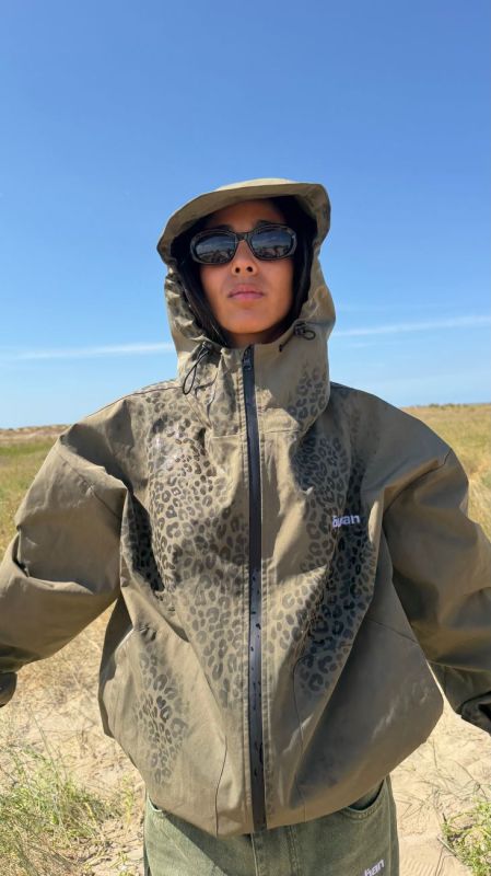  Khaki Green